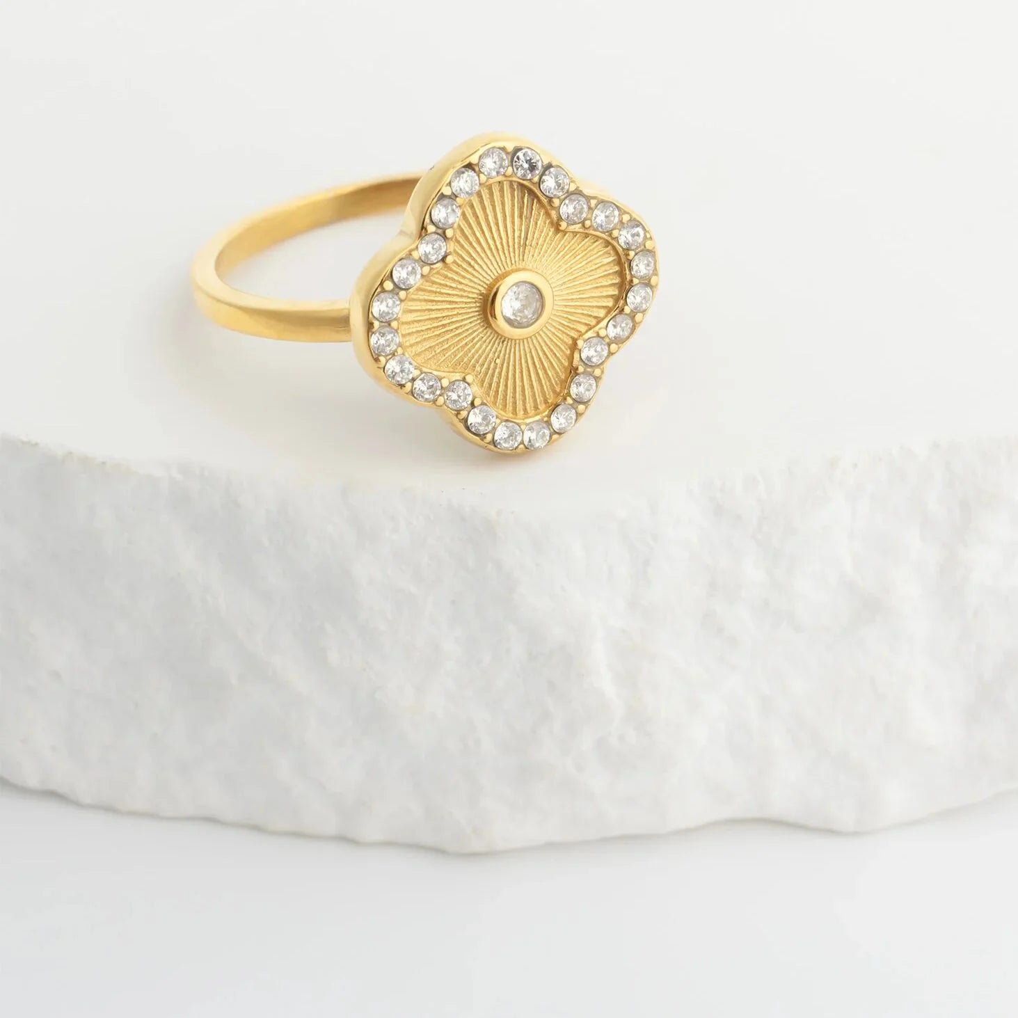 Soleil Clover Ring
